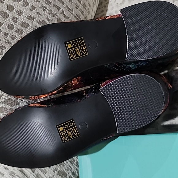 NIB- Floral Boots - Picture 6 of 8